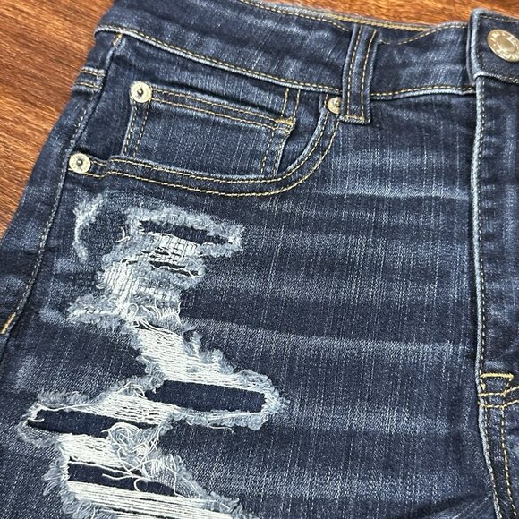 AMERICAN EAGLE NEXT LEVEL STRETCH size 8 DARK WASH DISTRESSED HI RISE SHORTIE - Picture 10 of 15